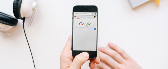 Iphone with Google-Screen