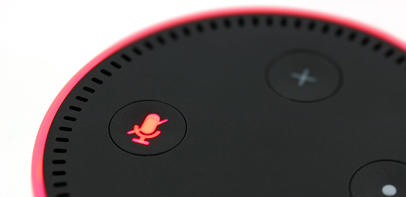 Das Amazon Echo Dot ist ein intelligenter Lautsprecher mit Sprachsteuerung